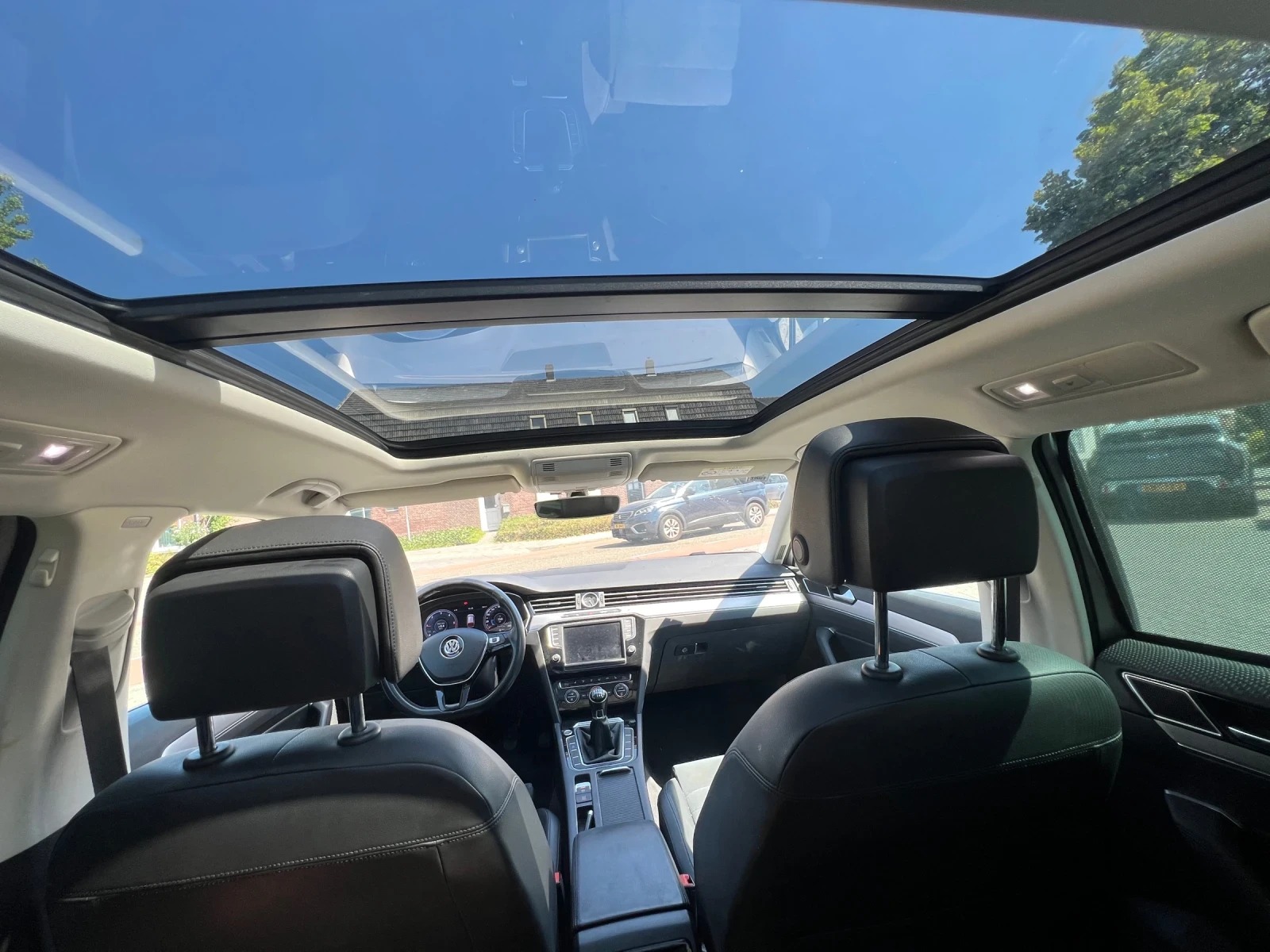 VW Passat HIGHLINE* Панорама* Кожа* Алкантара* Дистроник*   , снимка 14 - Автомобили и джипове - 56662701