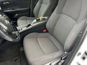 Toyota C-HR 1.8Hybrid / 65.000km Сервиз водена само в Тойота , снимка 10