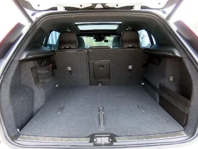 Volvo XC40 T4 R-Design, снимка 17