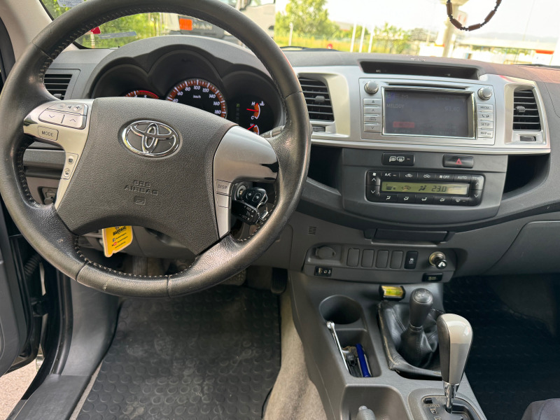 Toyota Hilux, снимка 11 - Автомобили и джипове - 46054567