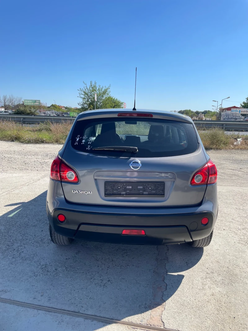 Nissan Qashqai 1.5DCI, снимка 4 - Автомобили и джипове - 51531793