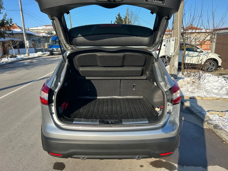 Nissan Qashqai, снимка 11 - Автомобили и джипове - 53159578