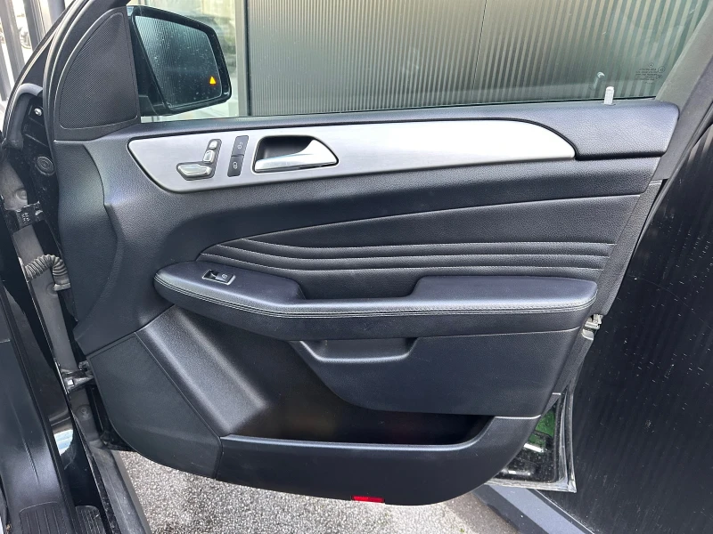 Mercedes-Benz GLE 350 cdi 9Gtronik/4Matik /LED/Camera/KEYLESS/Panorama, снимка 15 - Автомобили и джипове - 53565527