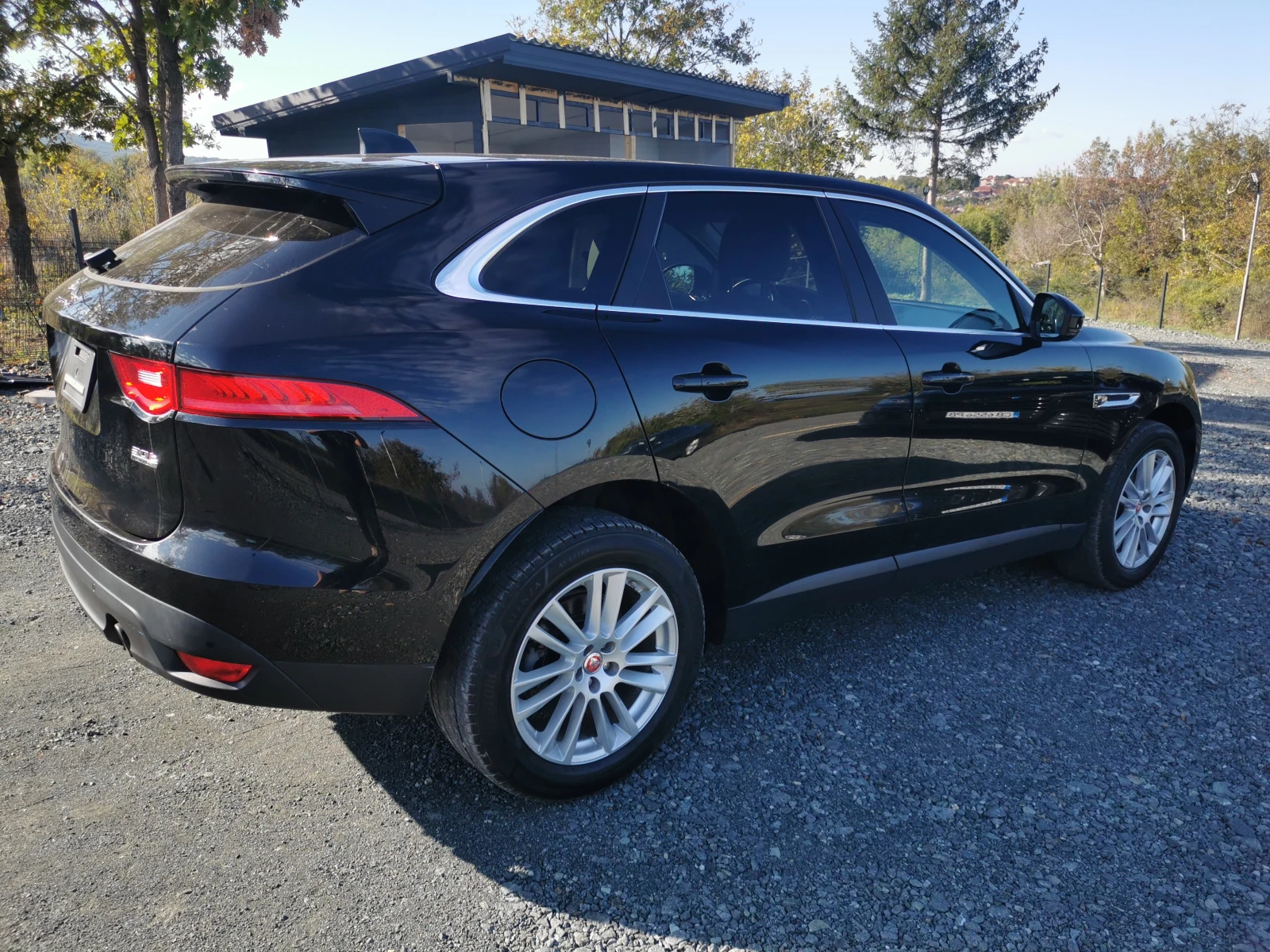 Jaguar F-PACE 3.0 T AWD - изображение 3