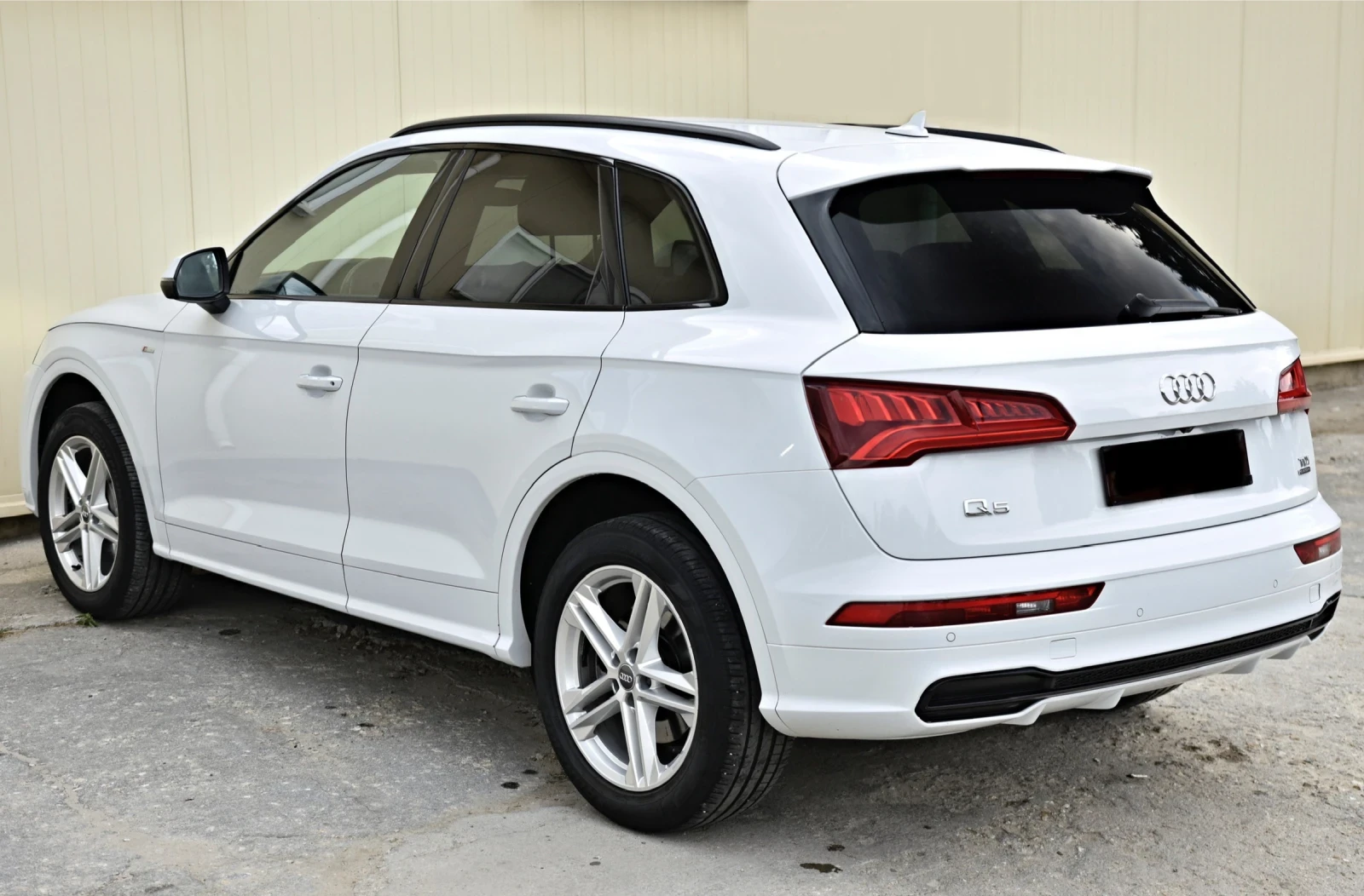 Audi Q5 40 TDI!2.0!190к.с.!2019 г.!S-line!Shadow!Matrix! - изображение 6