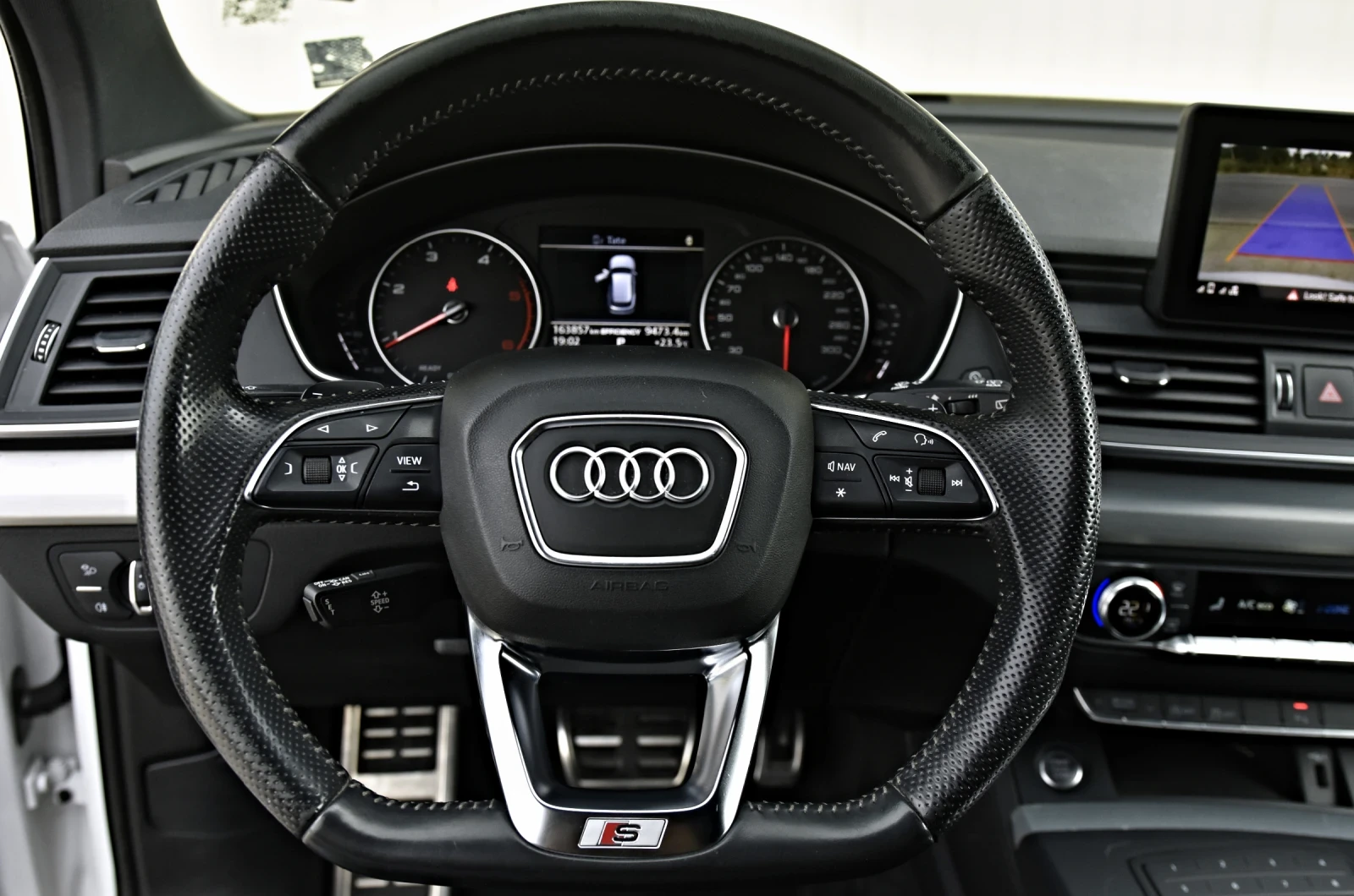 Audi Q5 40 TDI!2.0!190к.с.!2019 г.!S-line!Shadow!Matrix! - изображение 10
