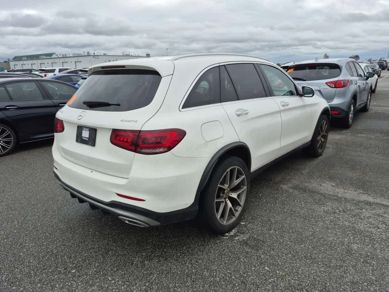 Mercedes-Benz GLC 300 PANORAMA| 360 КАМЕРИ| CARFAX| ПАМЕТ| , снимка 3 - Автомобили и джипове - 54087138