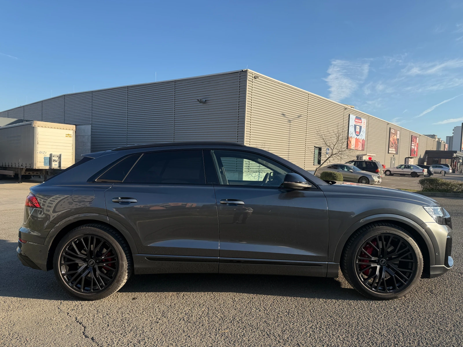 Audi SQ8 4.0TFSI/Bang&Olufsen/3D Камера/Обдухване/Дистроник, снимка 2 - Автомобили и джипове - 54568000