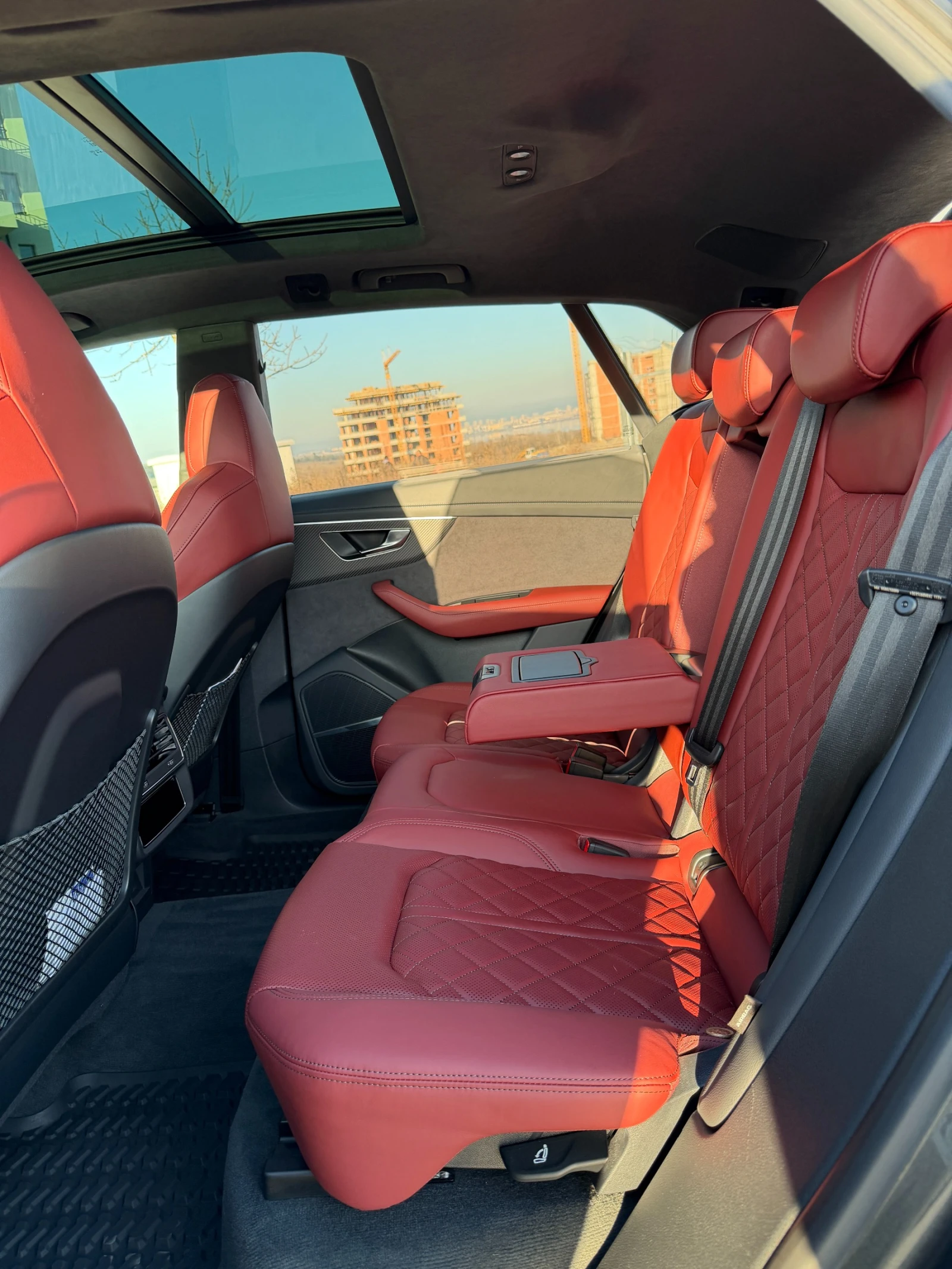 Audi SQ8 4.0TFSI/Bang&Olufsen/3D Камера/Обдухване/Дистроник, снимка 15 - Автомобили и джипове - 54568000
