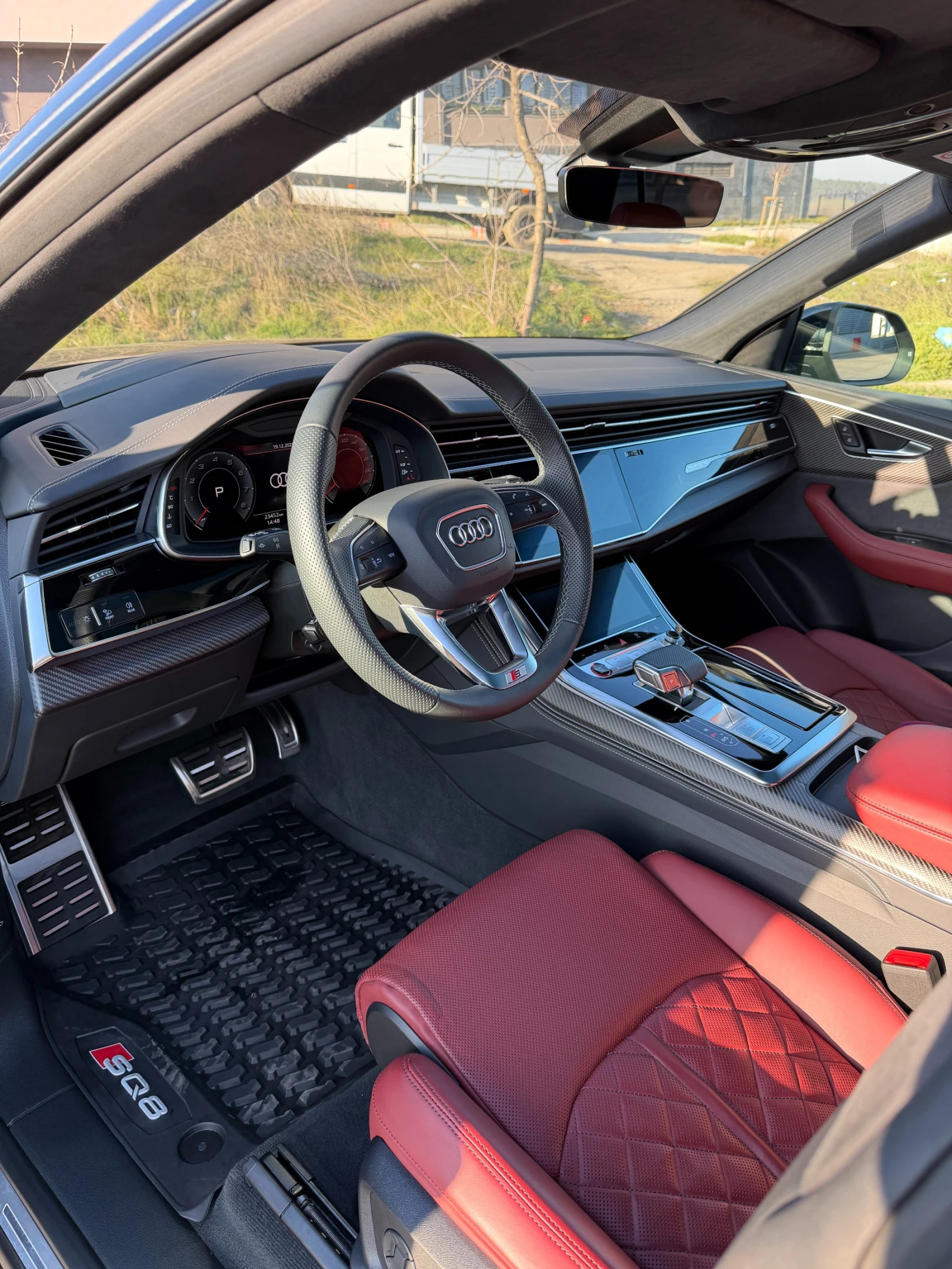 Audi SQ8 4.0TFSI/Bang&Olufsen/3D Камера/Обдухване/Дистроник, снимка 10 - Автомобили и джипове - 54568000