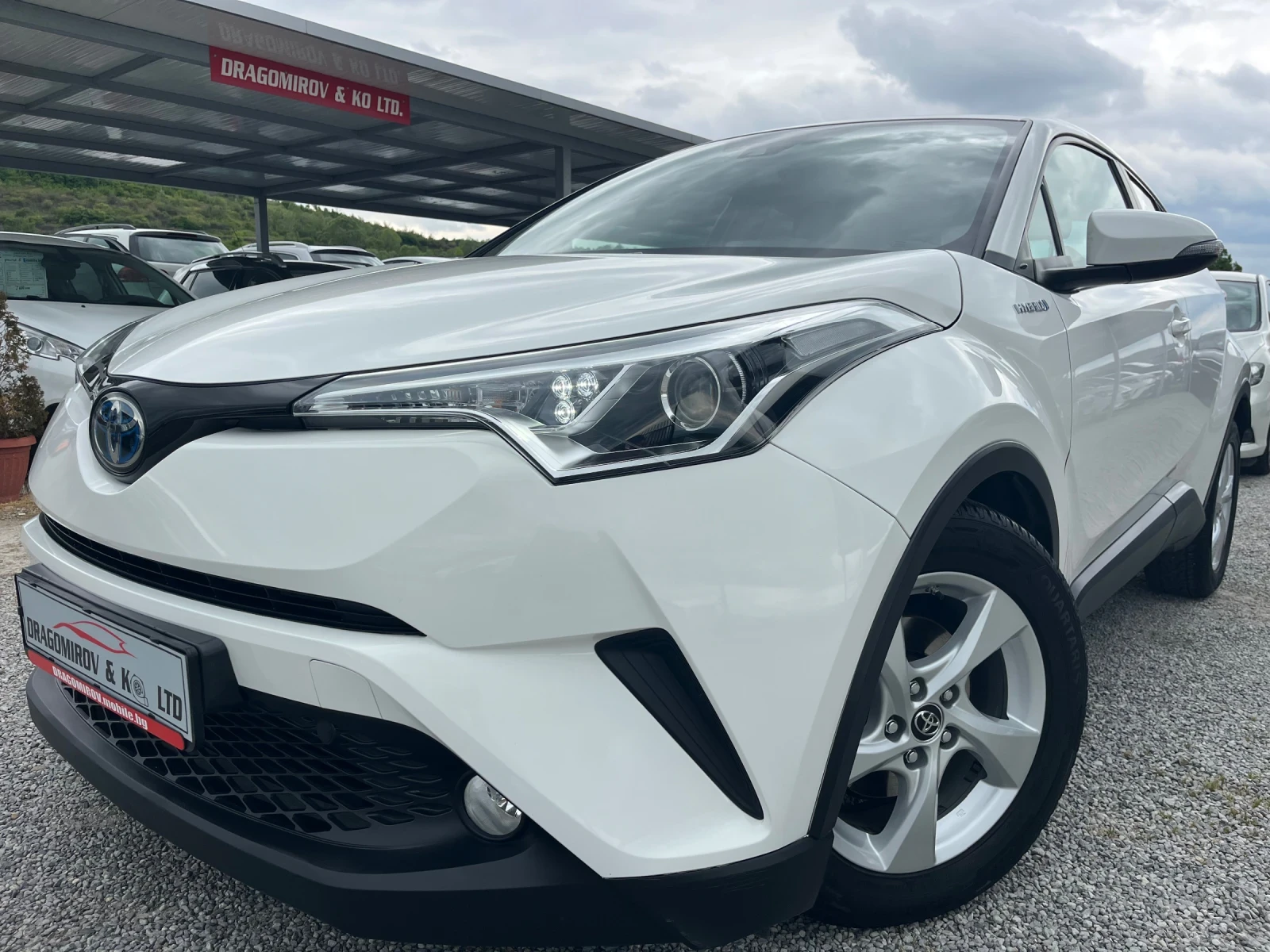 Toyota C-HR 1.8Hybrid / 65.000km Сервиз водена само в Тойота 