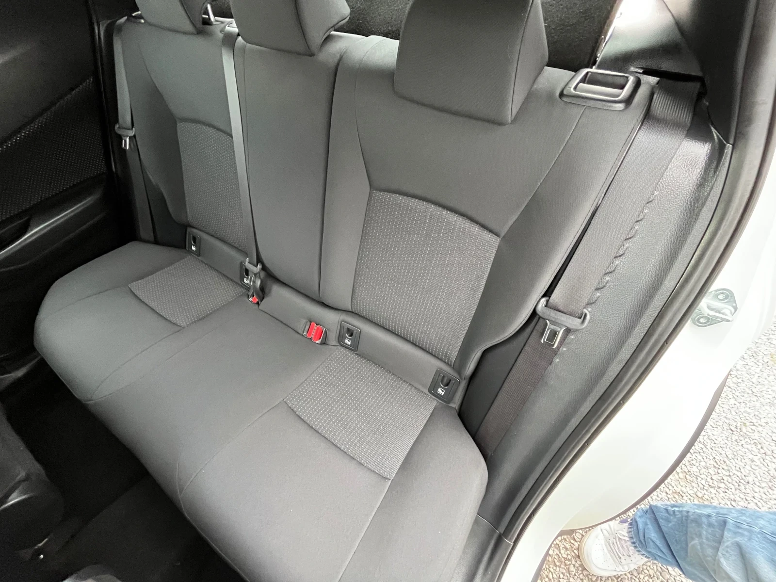 Toyota C-HR 1.8Hybrid / 65.000km Сервиз водена само в Тойота , снимка 12 - Автомобили и джипове - 54643138