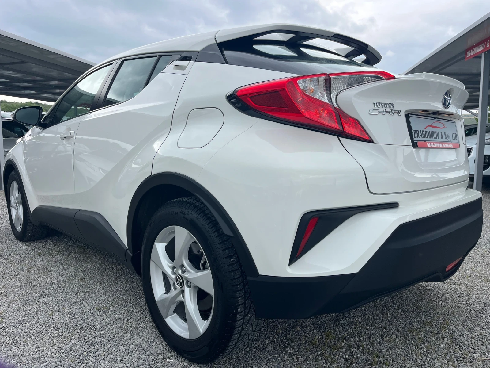 Toyota C-HR 1.8Hybrid / 65.000km Сервиз водена само в Тойота , снимка 5 - Автомобили и джипове - 54643138