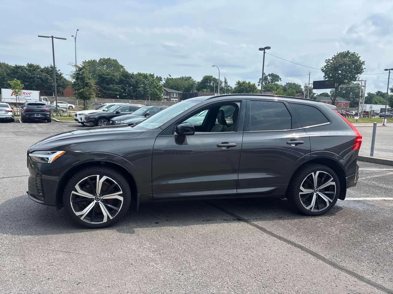 Volvo XC60 R Design  CARFAX, снимка 2 - Автомобили и джипове - 55729080