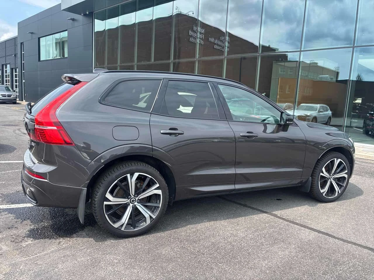 Volvo XC60 R Design  CARFAX, снимка 3 - Автомобили и джипове - 55729080