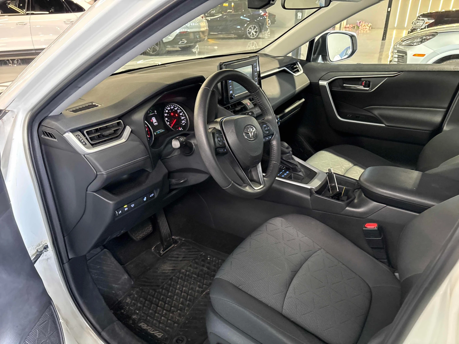 Toyota Rav4 * XLE * CARFAX * ОПЦИЯ ЗА ФИНАНСИРАНЕ, снимка 5 - Автомобили и джипове - 55879807