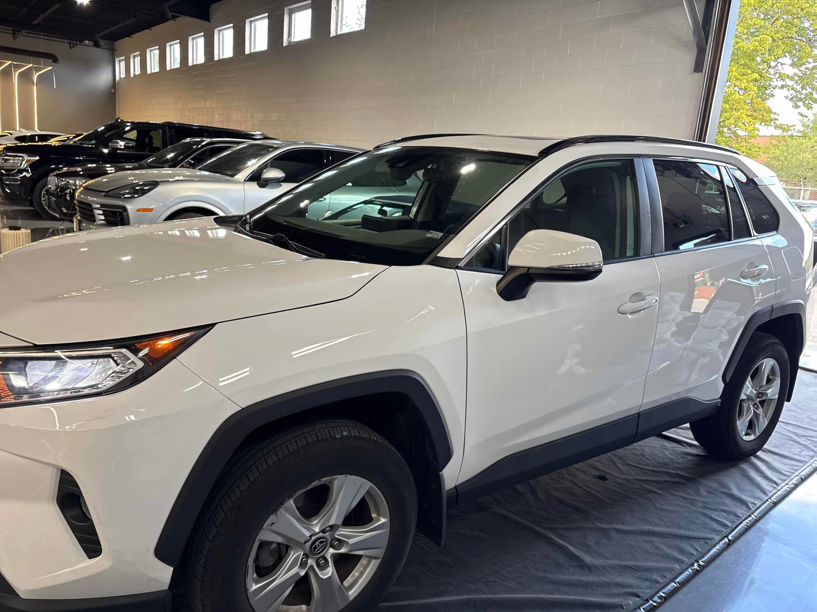 Toyota Rav4 * XLE * CARFAX * ОПЦИЯ ЗА ФИНАНСИРАНЕ, снимка 2 - Автомобили и джипове - 55879807