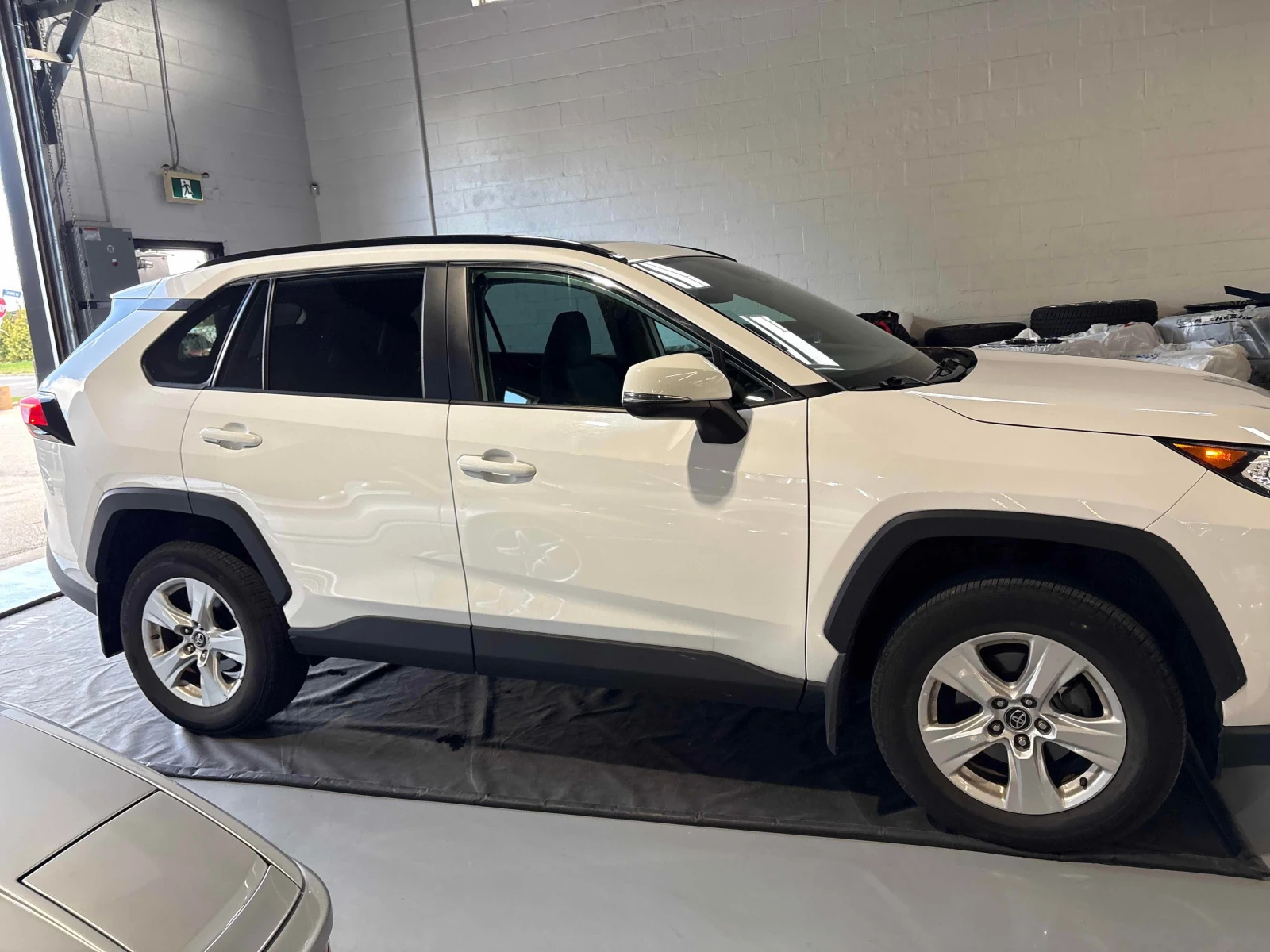 Toyota Rav4 * XLE * CARFAX * ОПЦИЯ ЗА ФИНАНСИРАНЕ, снимка 3 - Автомобили и джипове - 55879807