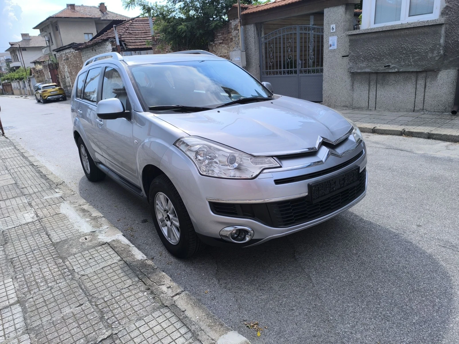 Citroen C-Crosser 2.4 бензин газ, снимка 3 - Автомобили и джипове - 55887639