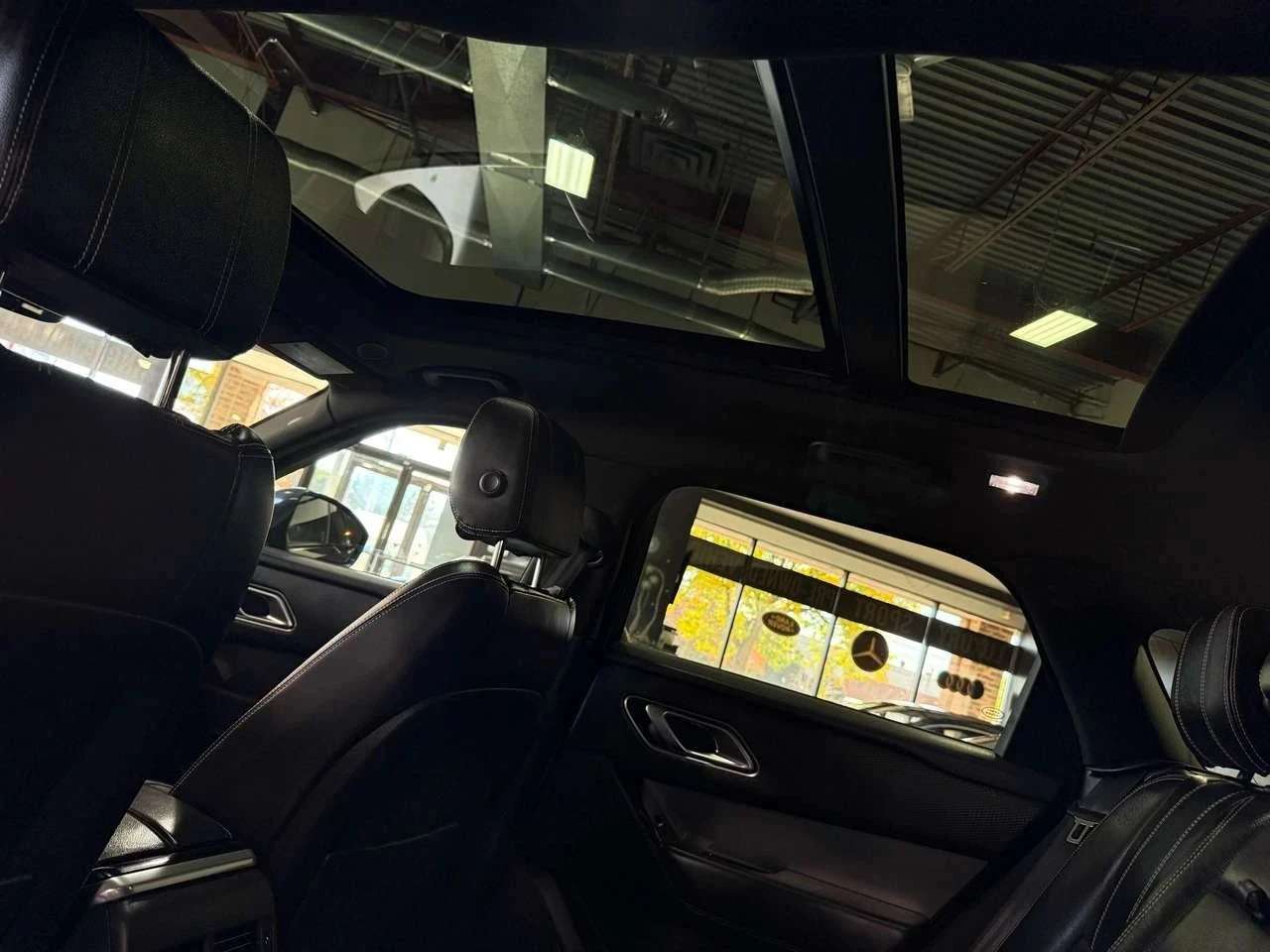 Land Rover Range Rover Velar, снимка 14 - Автомобили и джипове - 56711950