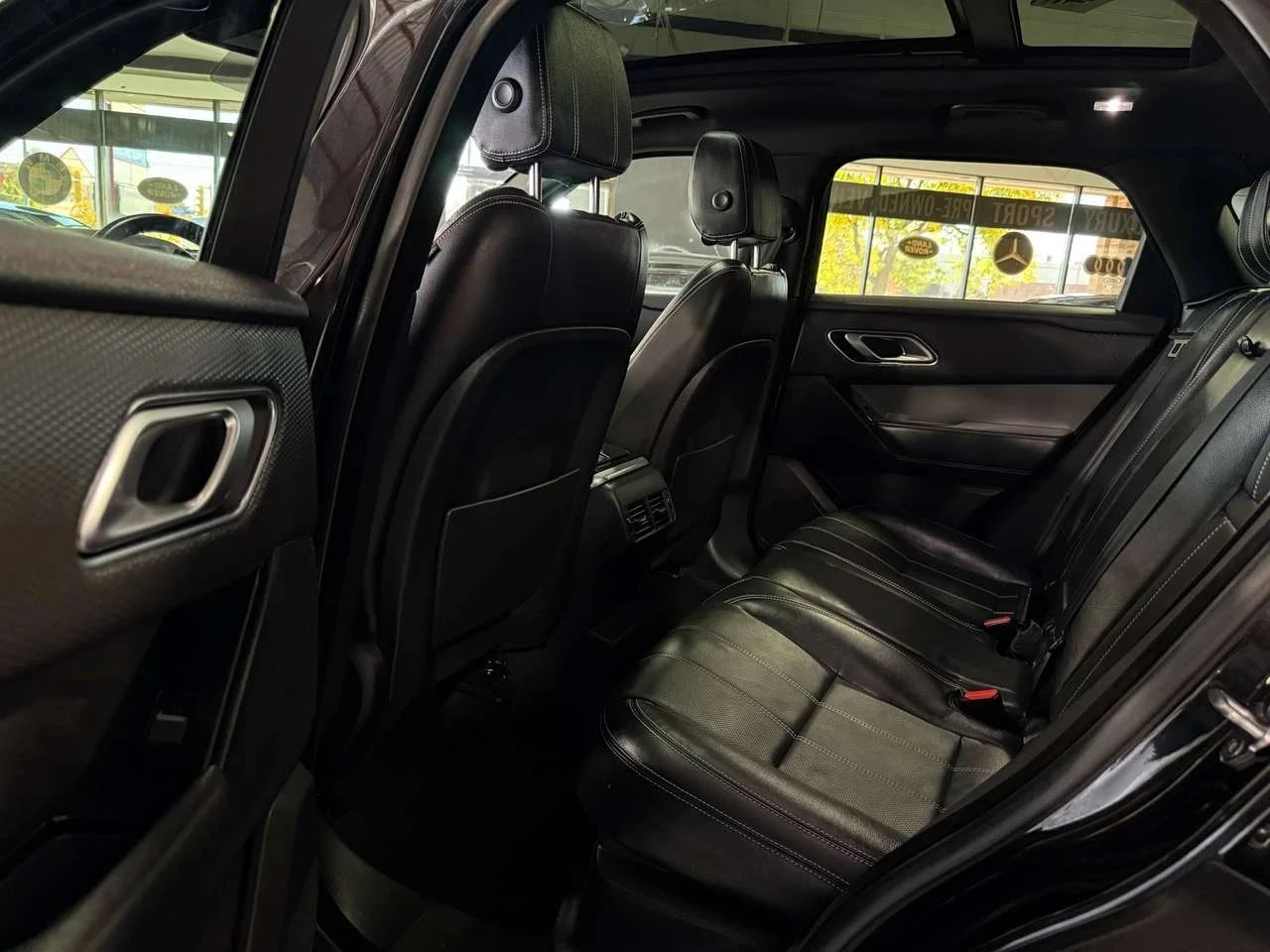 Land Rover Range Rover Velar, снимка 11 - Автомобили и джипове - 56711950