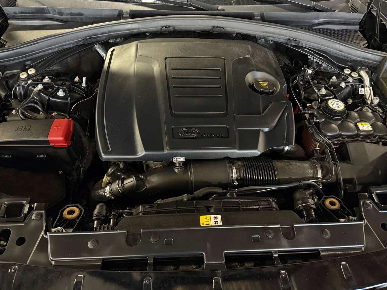 Land Rover Range Rover Velar, снимка 16 - Автомобили и джипове - 56711950