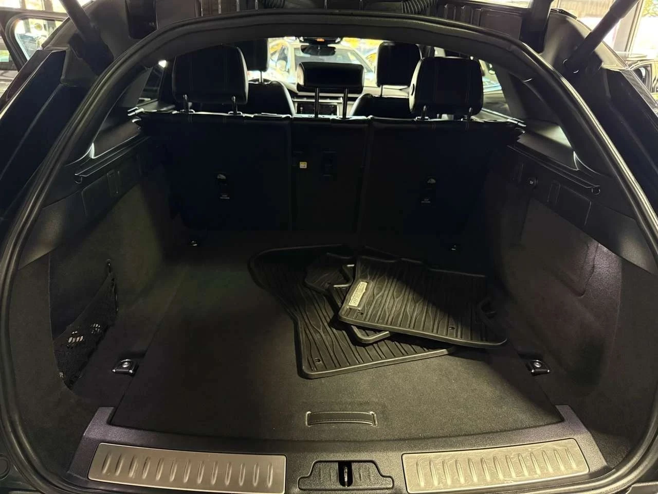 Land Rover Range Rover Velar, снимка 15 - Автомобили и джипове - 56711950