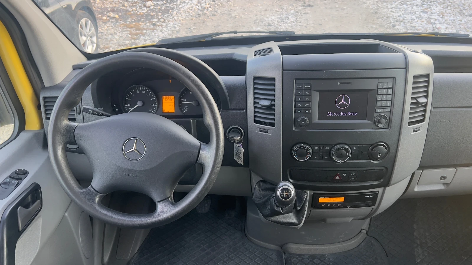 Mercedes-Benz Sprinter 316 5 места Топ Сътояние 3.5 тона на теглич, снимка 6 - Бусове и автобуси - 54672409