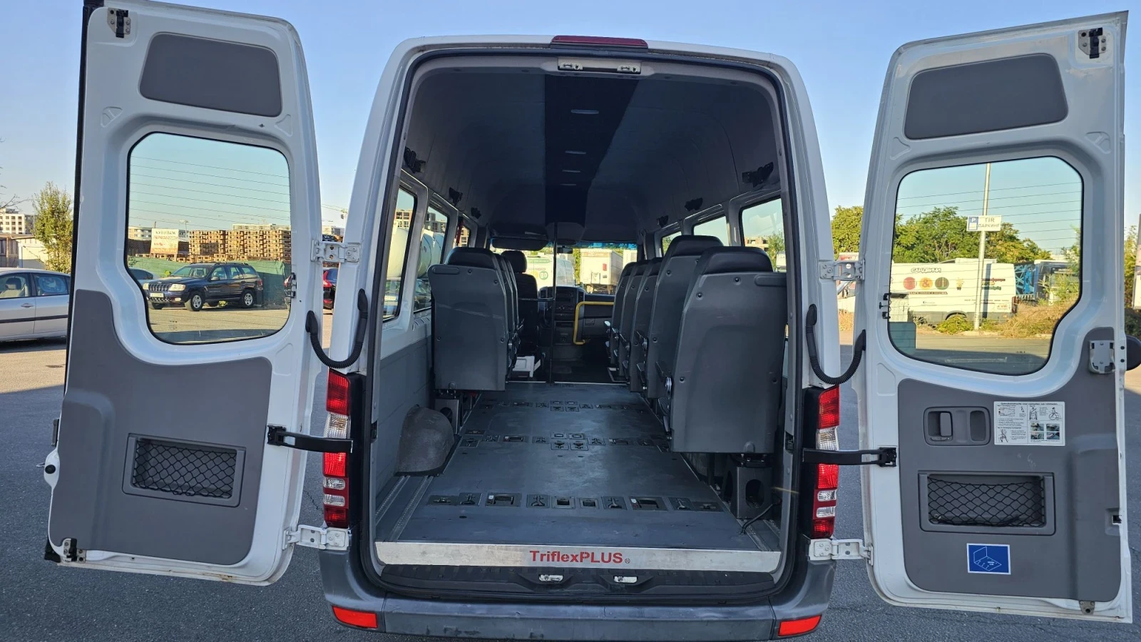 Mercedes-Benz Sprinter 311 MAXI-автомат - клима, снимка 16 - Бусове и автобуси - 56121174
