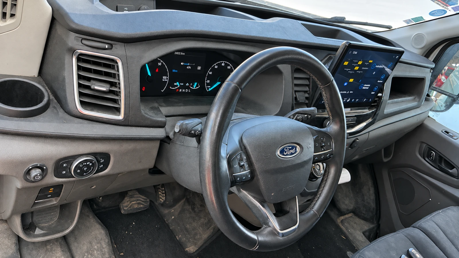 Ford Transit L3H3 96% SoH 360 камери парктроник нави подгрев, снимка 7 - Бусове и автобуси - 56182698