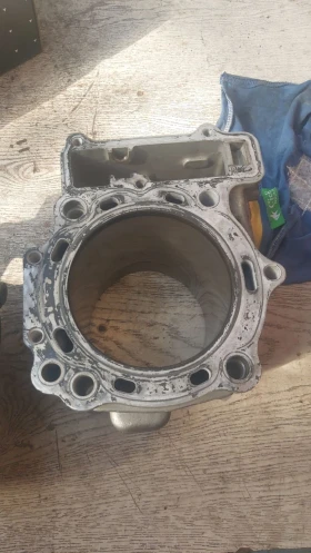 Цилиндър и не обурудвана глава , снимка 1