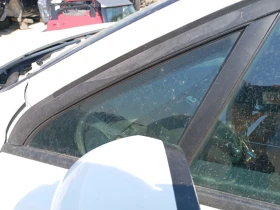 Стъкло предно ляво малко Пежо 508SW 1.6 ХДИ комби