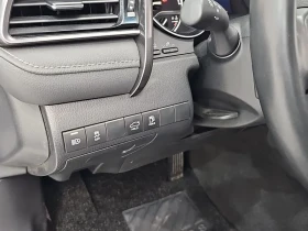 Toyota Camry 2.5 XSE HYBRID, снимка 16