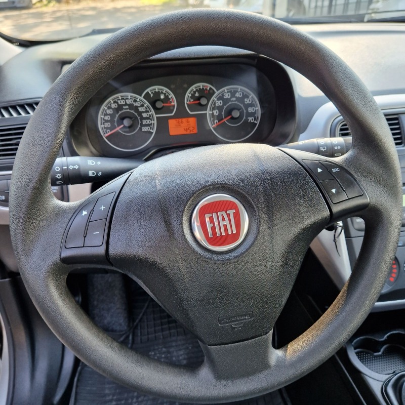 Fiat Punto 1.2i 76000км, снимка 10 - Автомобили и джипове - 45626008