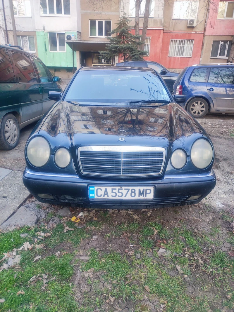 Mercedes-Benz E 200 Елегант, снимка 2 - Автомобили и джипове - 52206922