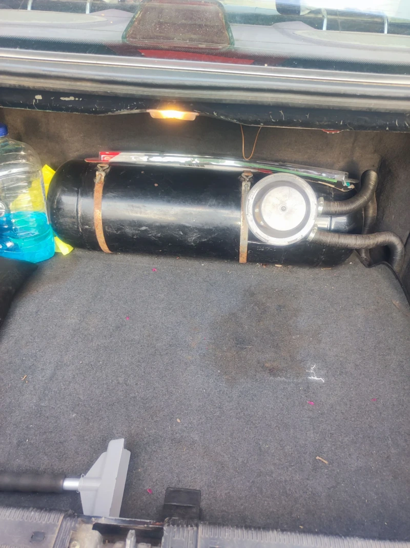 Mercedes-Benz E 200 Елегант, снимка 5 - Автомобили и джипове - 52206922