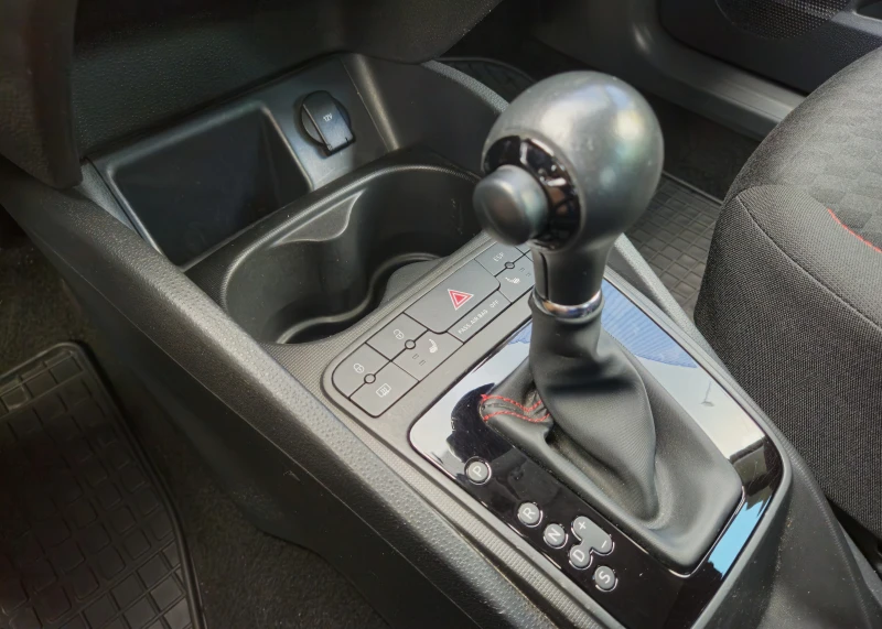 Seat Ibiza 1.4 TSI FR DSG, снимка 10 - Автомобили и джипове - 52597845