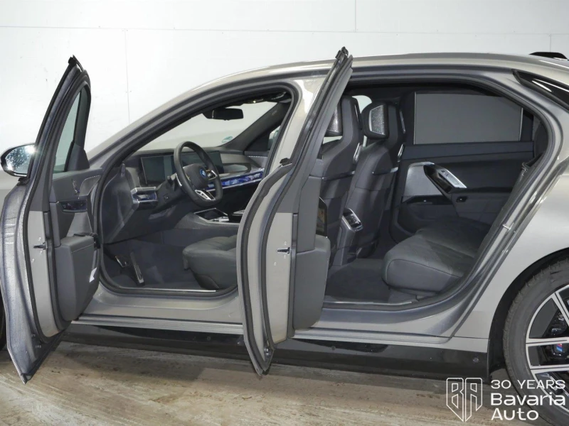 BMW i7 60 xDrive M Sport Paket, снимка 5 - Автомобили и джипове - 52834358