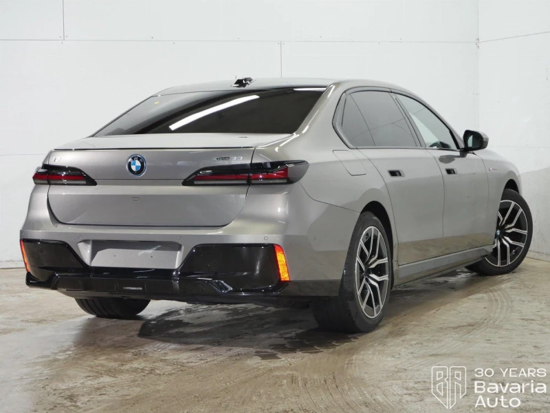 BMW i7 60 xDrive M Sport Paket, снимка 3 - Автомобили и джипове - 52834358