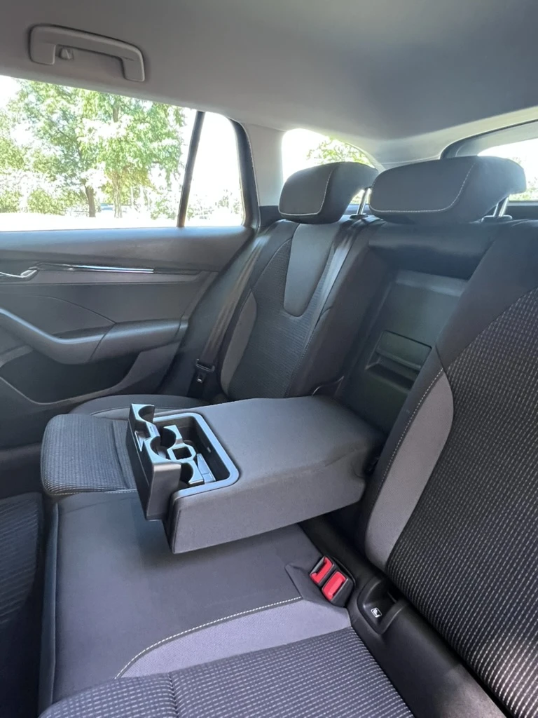 Skoda Octavia 2.0 TDI DSG 4x4, снимка 15 - Автомобили и джипове - 55422955