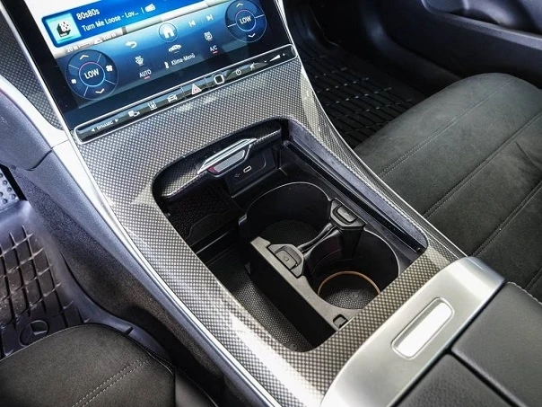 Mercedes-Benz CLE 300 4Matic = AMG Line = Premium Гаранция, снимка 7 - Автомобили и джипове - 55788323