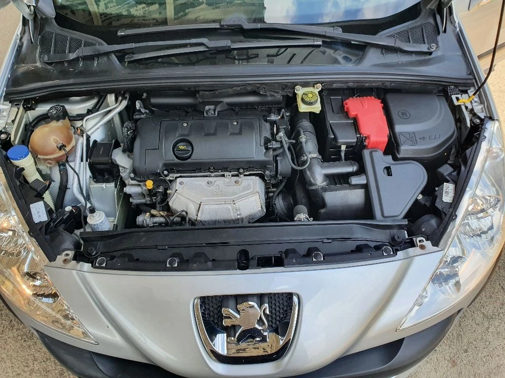 Peugeot 308 1, 4 бензин 95 к.с - изображение 10