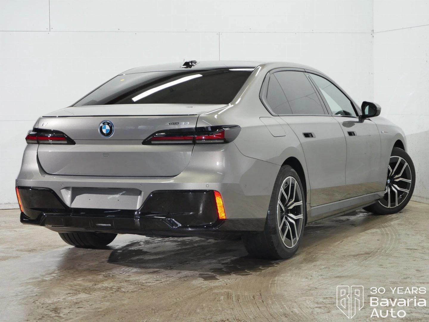 BMW i7 60 xDrive M Sport Paket - изображение 3