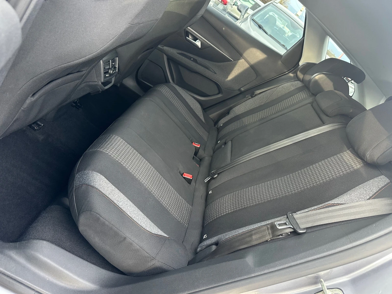 Peugeot 3008 02/2019G 1.5D 131HP AUTOMATIC* 176777km EVRO6 , снимка 11 - Автомобили и джипове - 53964640