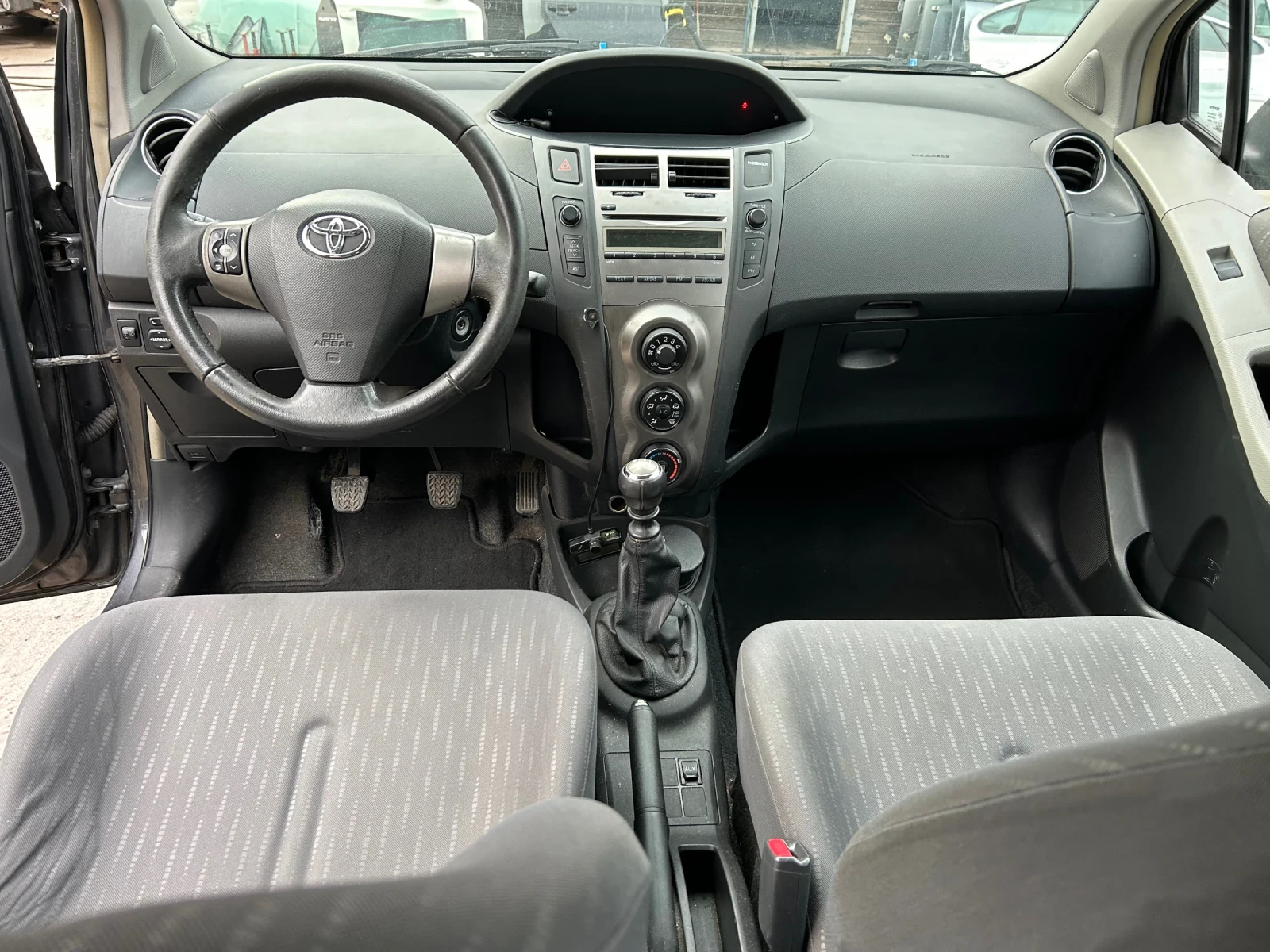 Toyota Yaris 1.4 d4d НА ЧАСТИ, снимка 11 - Автомобили и джипове - 54092859