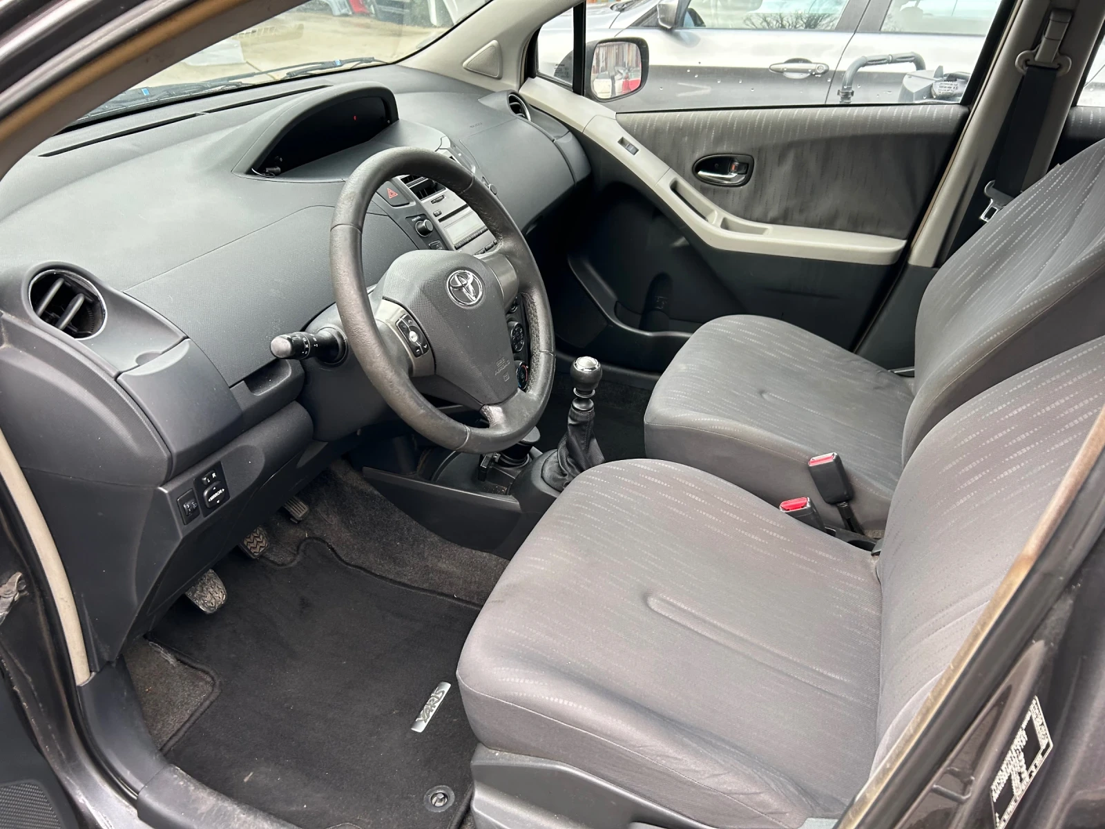 Toyota Yaris 1.4 d4d НА ЧАСТИ, снимка 8 - Автомобили и джипове - 54092859