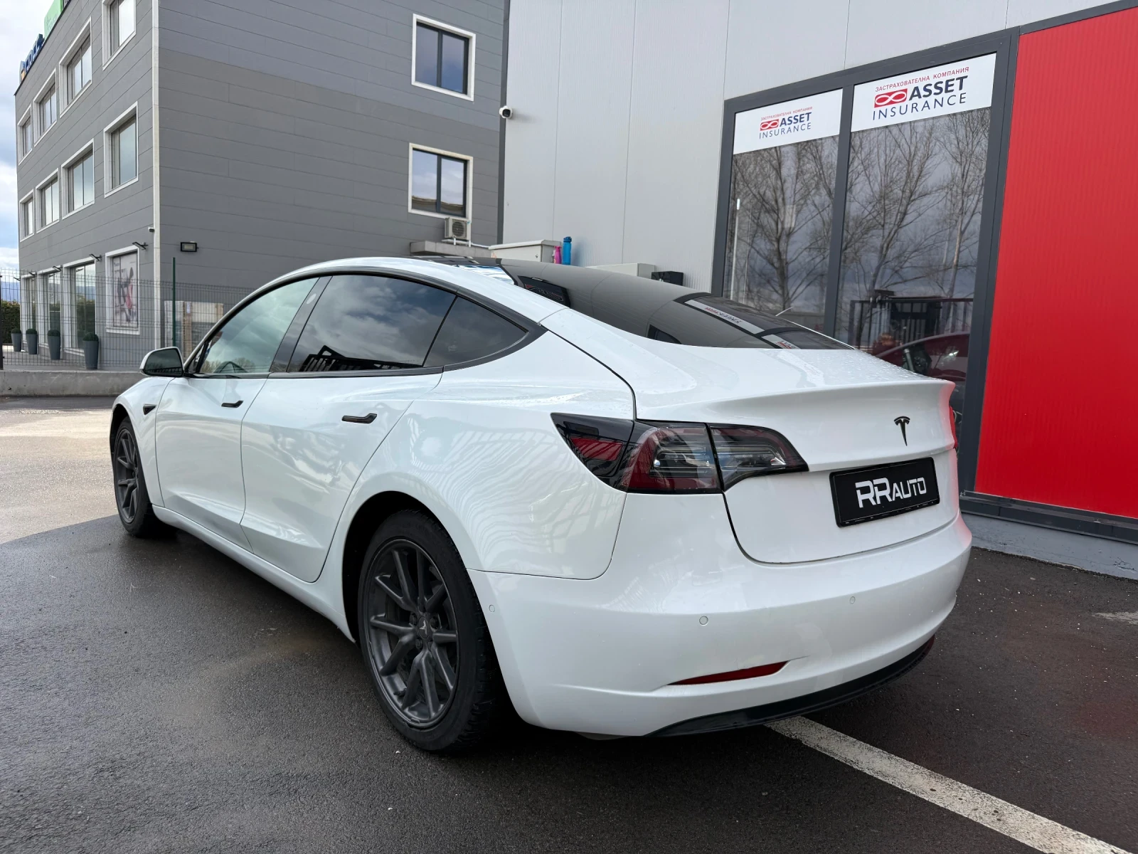 Tesla Model 3 SR+ , снимка 2 - Автомобили и джипове - 54093397