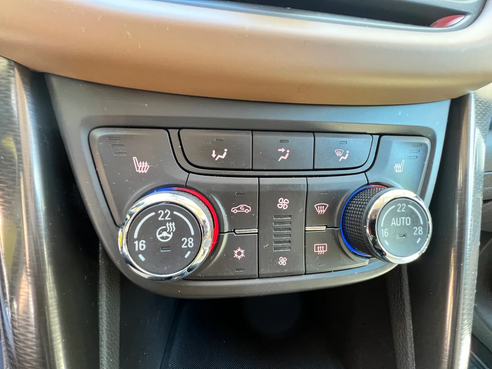 Opel Zafira 1.6, снимка 8 - Автомобили и джипове - 54907296