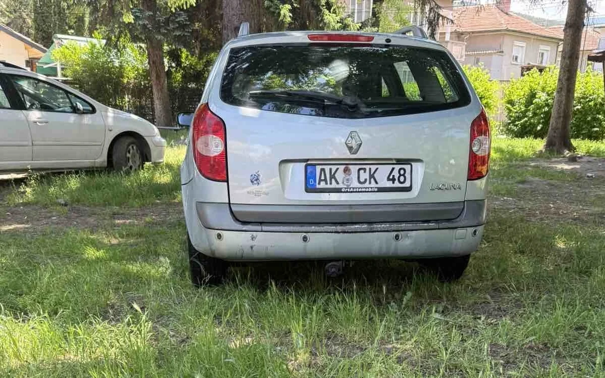 Renault Laguna, снимка 2 - Автомобили и джипове - 54821743