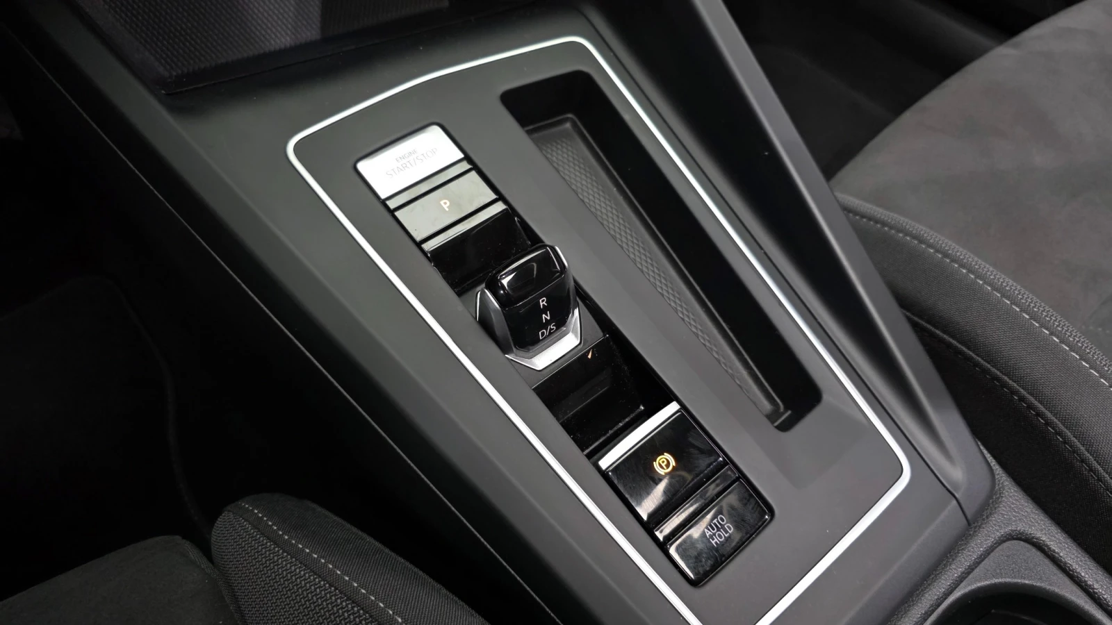 VW Golf 8th Genaration 2.0 TDI Prestige, снимка 10 - Автомобили и джипове - 54826512